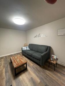King Suite room in Woodland Motel