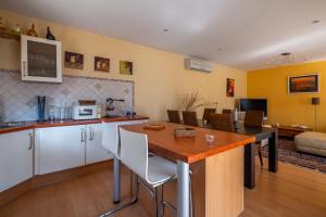 Appartements Large cocoon with terrace in the heart of Ares : photos des chambres