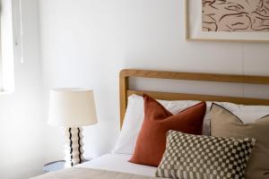 Kahlo Alexandria - Stylish 2 bdrm Walk to Train