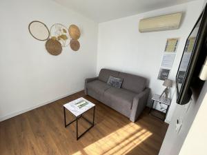 Hotels Logis Hotel De La Clape : photos des chambres