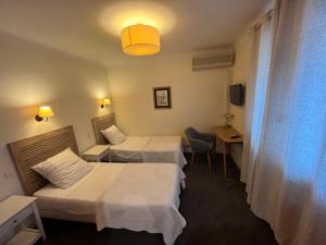 Hotels Le Clos d'Orange, Hotel & ville de Provence : Chambre Lits Jumeaux