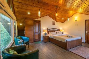 Secluded, 5 Bedroom Villa With Open Deck And Scenic Views