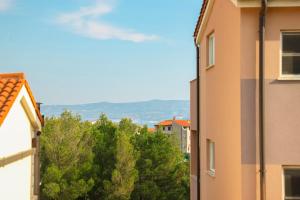 Apartment with balcony 5 min walking to the beach