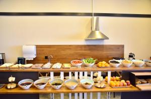 Roof 264 Hotel & Suites