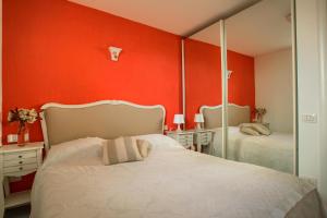 Casa con piscina, vista mare, patio privato, AC, posto auto e wi-fi