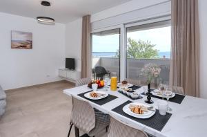 Apartments Bonaca with Jacuzzi