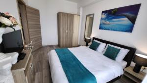 Lux Tropical Garden Sea View
