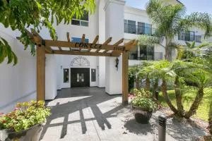 642 Classic Studio in Cortez Building - Beautiful Views of Torrey Pine and Golf Course 642 - La Costa