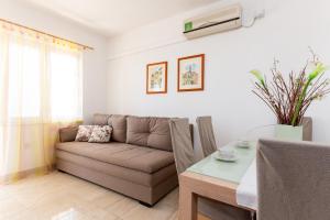 Apartments with parking space Mavarstica, Ciovo - 17821