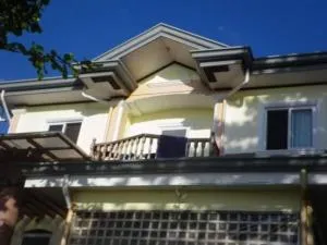 Triple N Homestay Beachfront House in Lobo - لايا