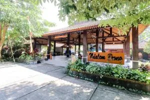 Omah Rohadi Syariah by Ndalem Beong - Kayuares