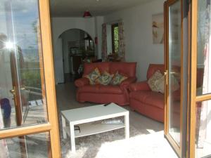 Cottage , seaside views, quiet beach, awesome view