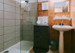 Appart'hotels Hotel Studios Les Acacias : photos des chambres