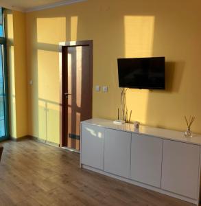 Sunny Cozy Apartment Primorsko