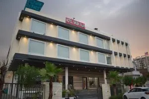 Hotel Shubh Vilas - Begās