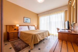 Double Room with City View room in Hotel Bellevue Et Mediterranée