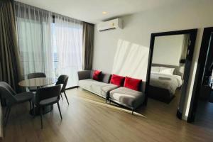 The EDGE x MonthStayZ Thailand