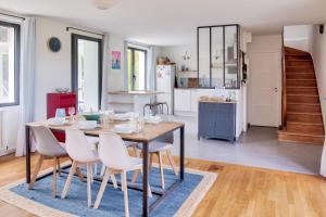 Maison pour 7 - Grand jardin - 950m de la plage