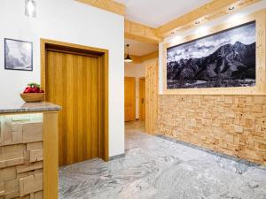 Studio Apartment with Mountain View