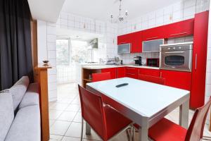 Color Apartments Unirii 14 Blv