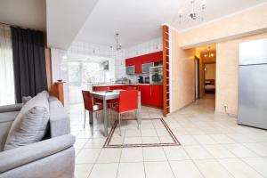 Color Apartments Unirii 14 Blv