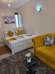Lux Suites Royal Suburbs Apartments