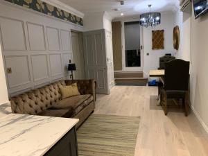 The Rest Hotel