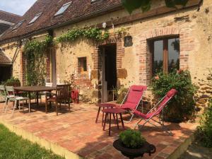 Maisons de vacances Charmante longere bourguignonne restauree, piscine chauffee : photos des chambres
