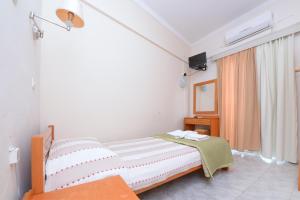 Small Single Room with Balcony room in Veroniki Hotel