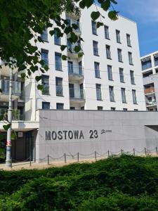 Mostowa 23 HUGO Apartment self check in 24h free parking air conditioning