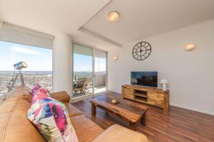 Horizon Bay 1505 by HMH