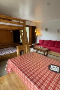 Apartment Les Aiguilles du Brévent by Interhome