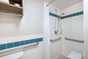 AmericInn by Wyndham Duluth South Proctor Black Woods Event Ctr