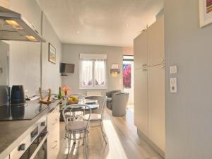 Maisons de vacances Holiday Home La Corvette by Interhome : photos des chambres