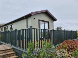Pine Lodge @Puffin Lodges