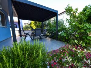 Apartment Mare by Interhome