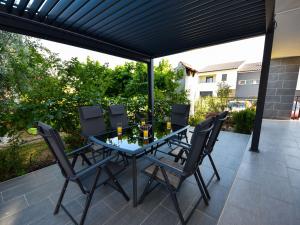 Apartment Mare by Interhome