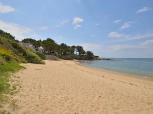 Maisons de vacances Holiday Home Charme de la plage du Moulin by Interhome : photos des chambres