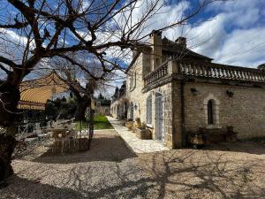 Maisons de vacances #Grande Villa a Cublac #Vue, Terrasses et Jardins : photos des chambres