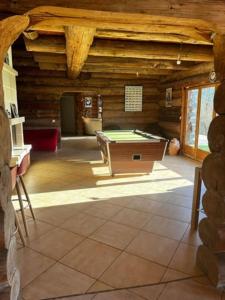 Chalets #GrandeVillaTerrasse Billard #Campagne a la Ville : photos des chambres