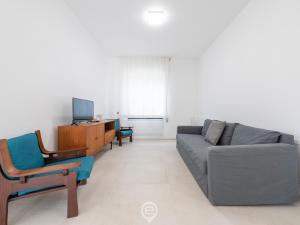 Sandy Retreat, Beachside Apartment with Terrace img3