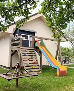 Domček v záhrade - Trstené