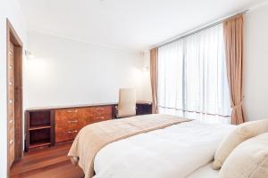 Central Apartment in Gedimino Av by URBAN RENT