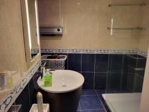 Les Pieds a La Grande Place