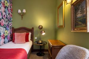 Hotels Hotel Des Marronniers : photos des chambres