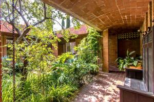 Catalunya Casas Rural charm on an olive farm in Costa Dorada!