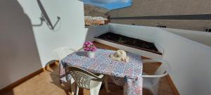 Los Cristianos Apartment, 1 bedroom Wifi Free & Big Terrace