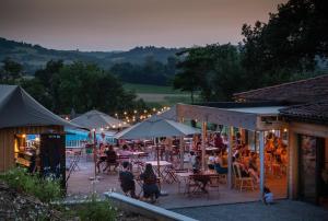 Campings Huttopia Pays de Cordes sur Ciel : photos des chambres