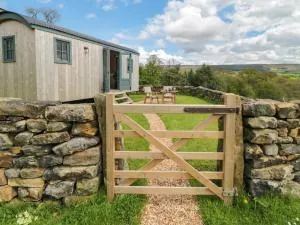 Sheep Cote Shepherds Hut - Chop Gate