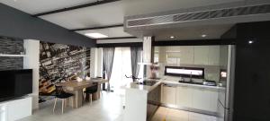 Yiannas Modern Central Home in Chania